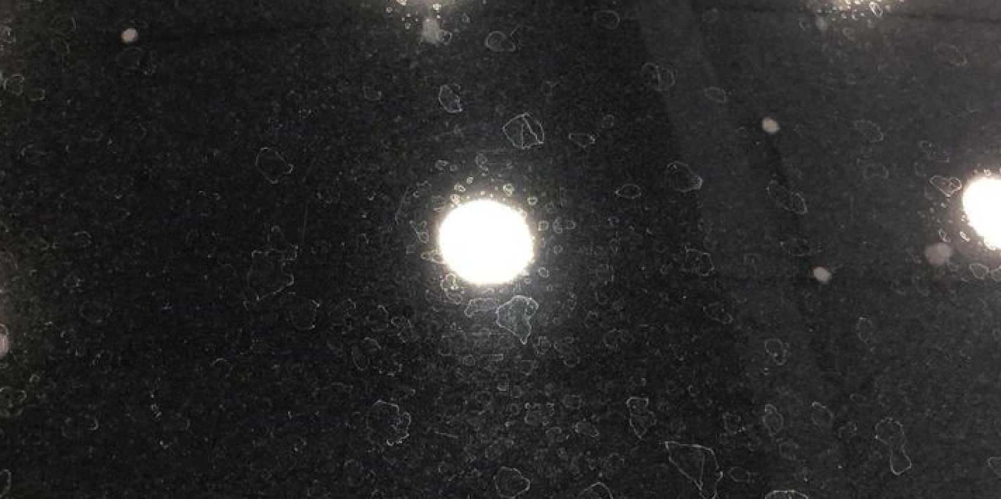 Las manchas de agua y de lluvia aparecen en el PPF