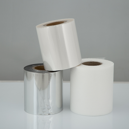 Película de embalaje farmacéutico y estructura de embalaje